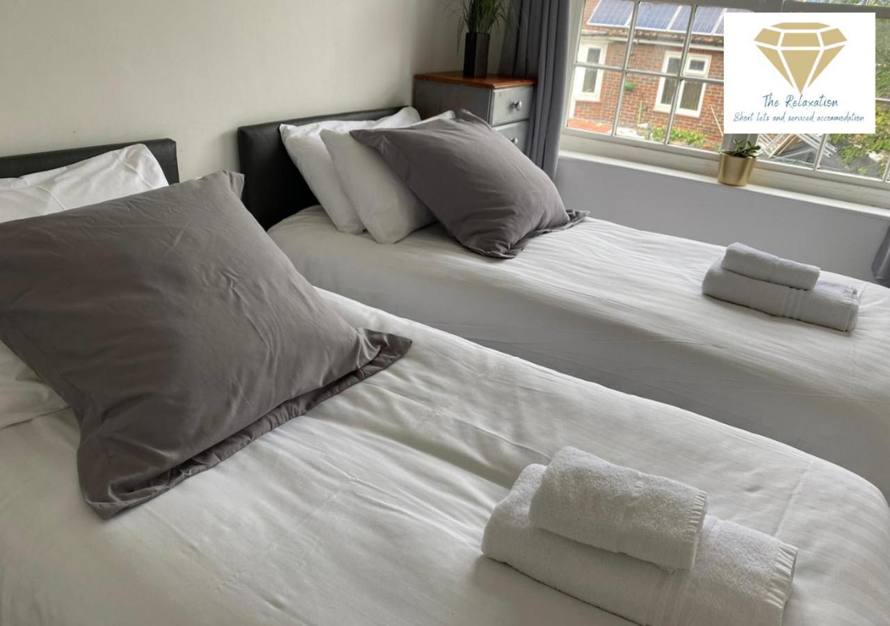 2 Bed Apartment-5 Guests - Business-Relocation-Parking - The Brighton Short Stay & Serviced Apartments Екстер'єр фото