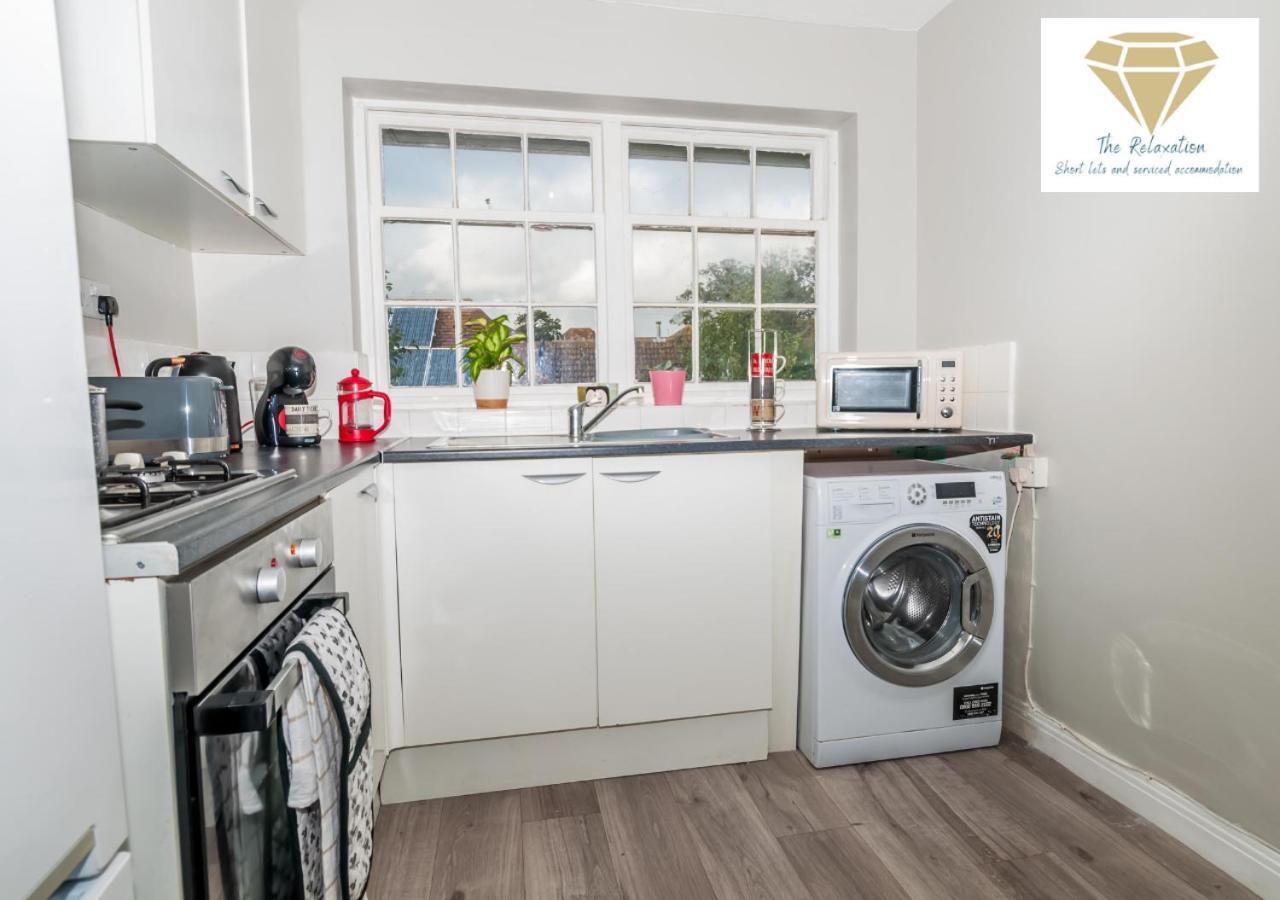 2 Bed Apartment-5 Guests - Business-Relocation-Parking - The Brighton Short Stay & Serviced Apartments Екстер'єр фото