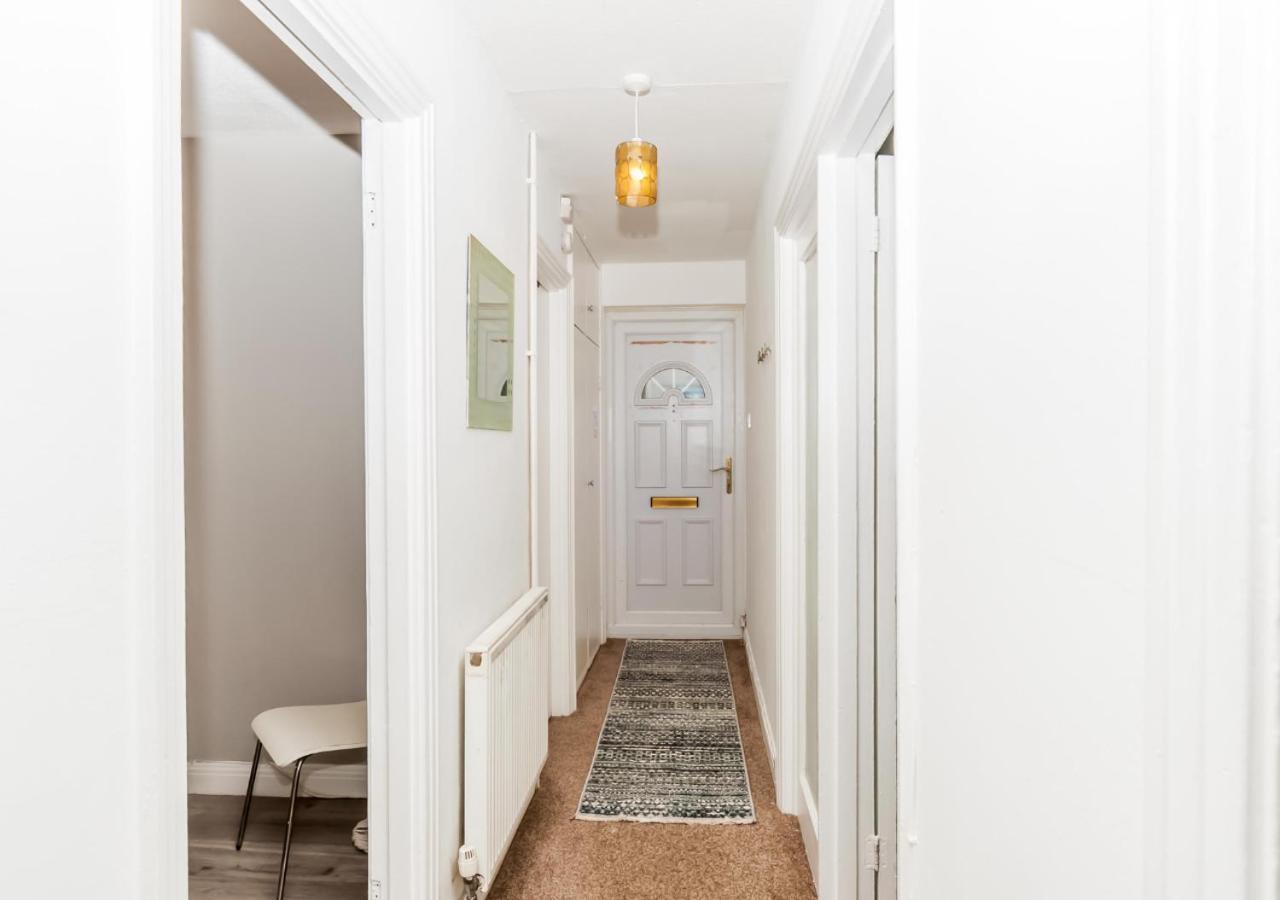 2 Bed Apartment-5 Guests - Business-Relocation-Parking - The Brighton Short Stay & Serviced Apartments Екстер'єр фото