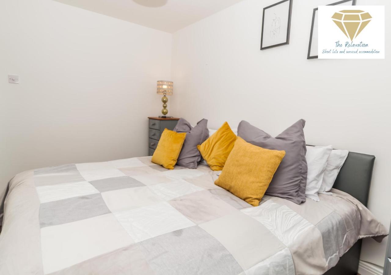 2 Bed Apartment-5 Guests - Business-Relocation-Parking - The Brighton Short Stay & Serviced Apartments Екстер'єр фото
