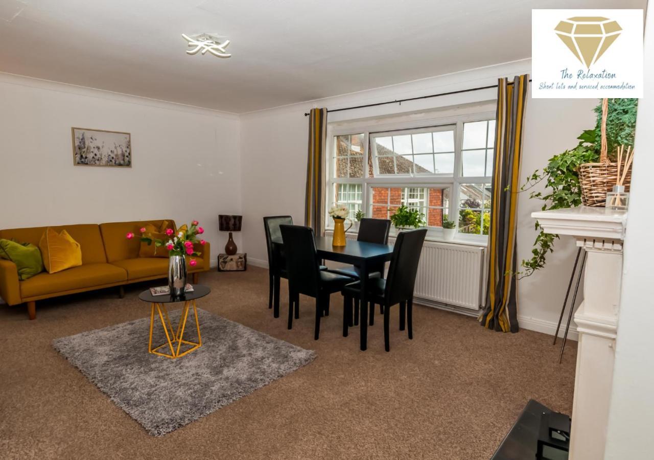 2 Bed Apartment-5 Guests - Business-Relocation-Parking - The Brighton Short Stay & Serviced Apartments Екстер'єр фото
