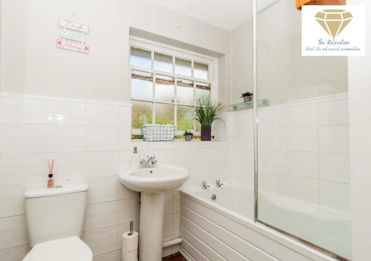 2 Bed Apartment-5 Guests - Business-Relocation-Parking - The Brighton Short Stay & Serviced Apartments Екстер'єр фото