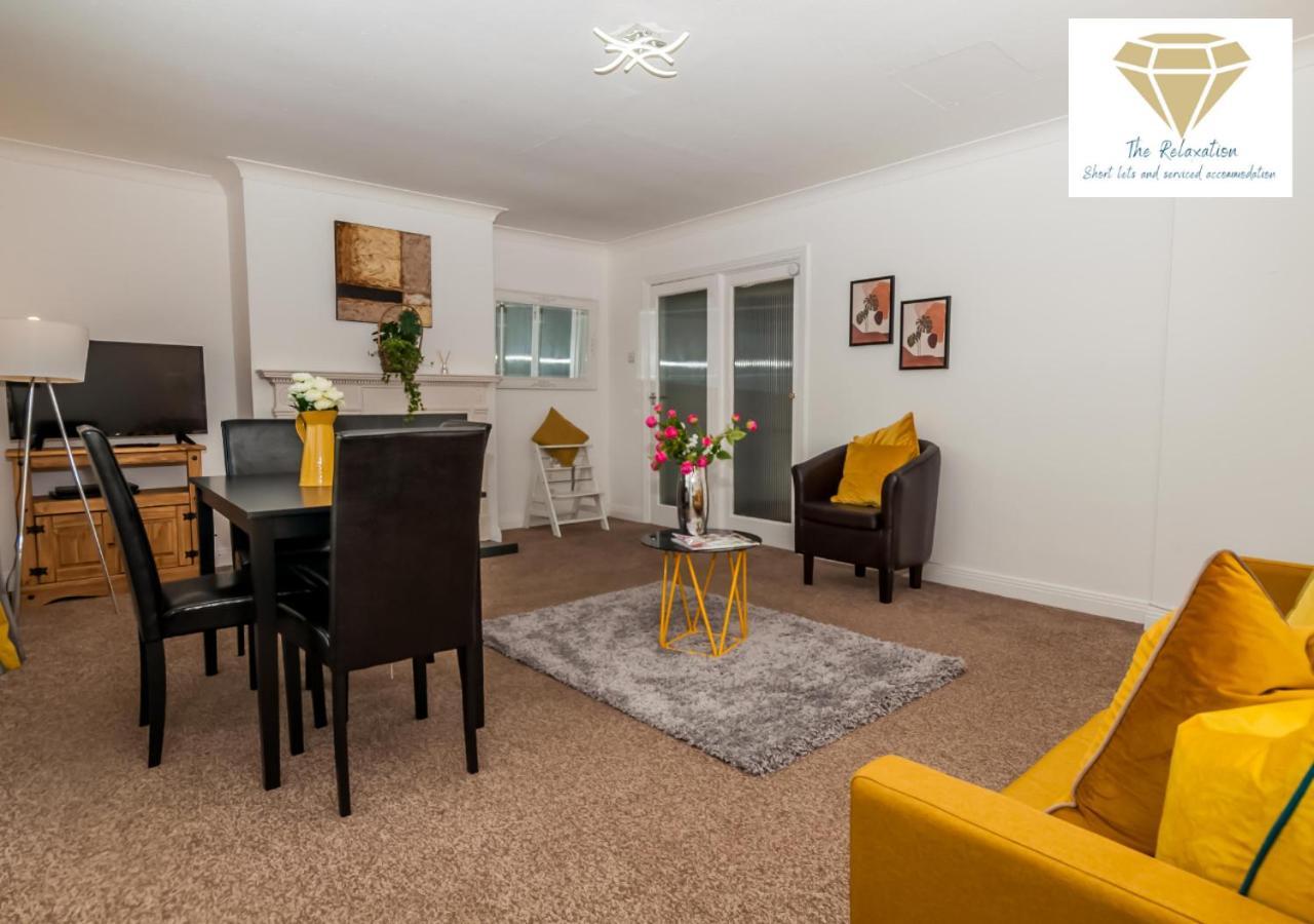 2 Bed Apartment-5 Guests - Business-Relocation-Parking - The Brighton Short Stay & Serviced Apartments Екстер'єр фото