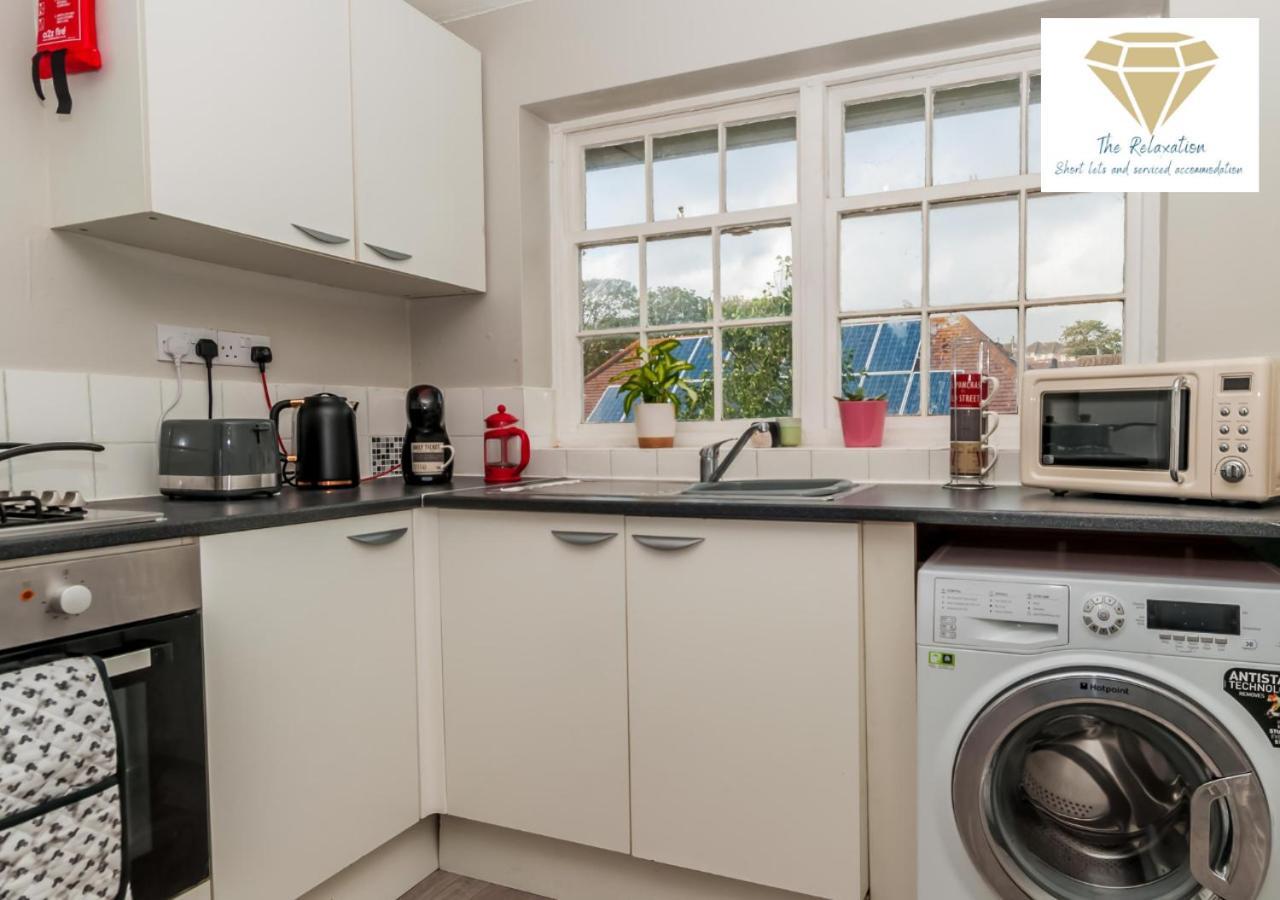 2 Bed Apartment-5 Guests - Business-Relocation-Parking - The Brighton Short Stay & Serviced Apartments Екстер'єр фото