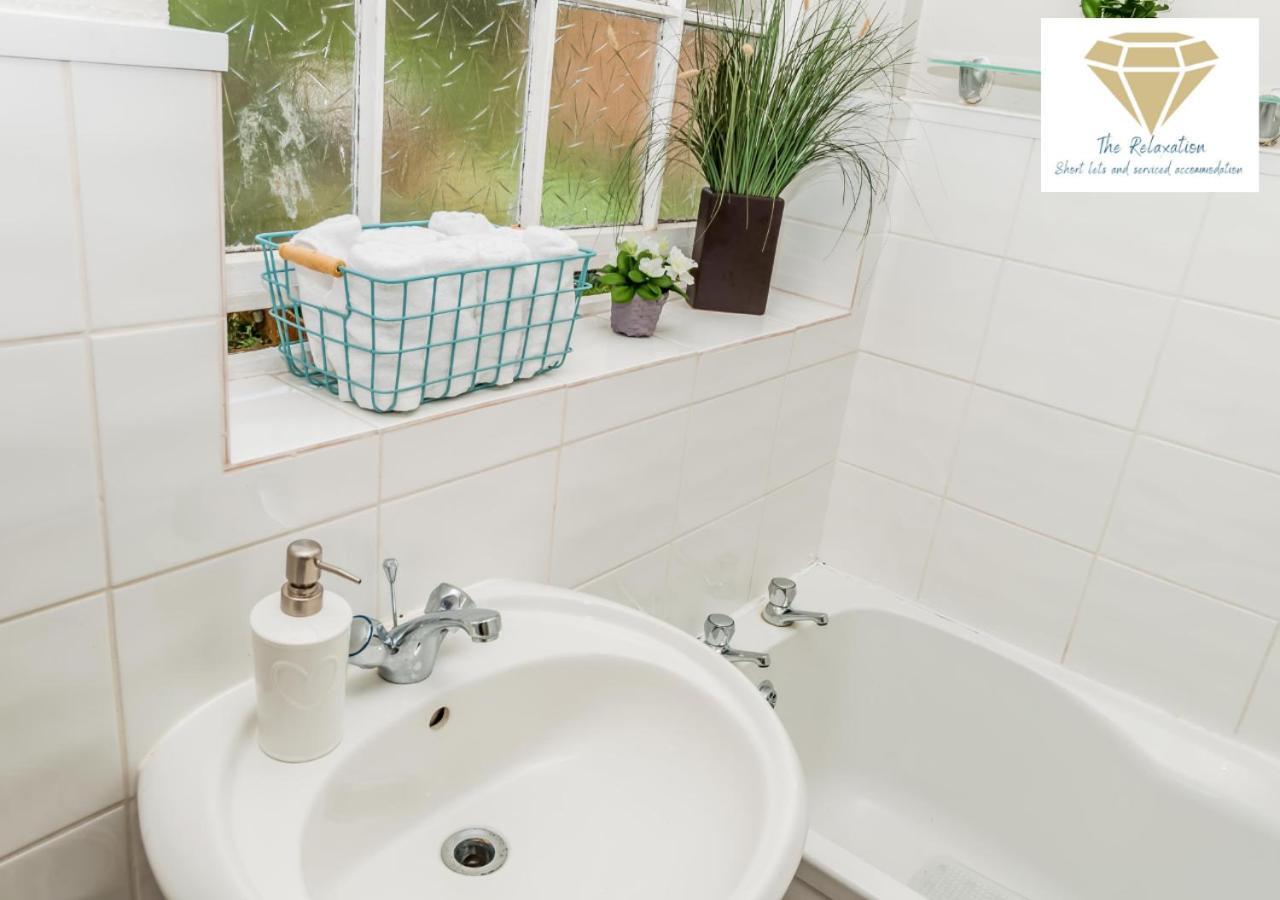 2 Bed Apartment-5 Guests - Business-Relocation-Parking - The Brighton Short Stay & Serviced Apartments Екстер'єр фото